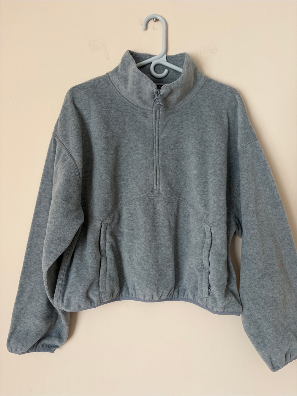 Golden Aritzia gray fleece half zip pullover sweatshirt
